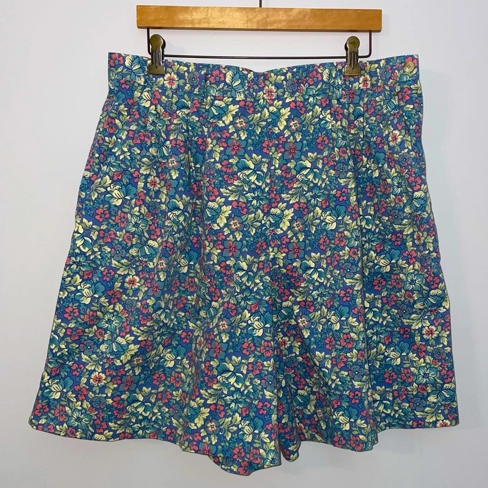 Vtg LL Bean Floral Pleated Shorts Size 1X - 9” Inseam Cottagecore Grandmacore